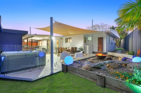 jACUZZi gARDeNs - Spa - Fire Pit - Swings - Outdoor Kitchen - BBQ - Parking - Central Location
